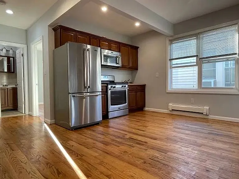 774 E 45th St #2 — Photo 1