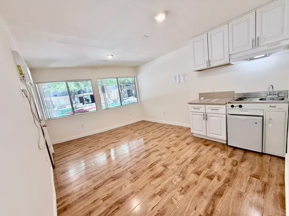 (undisclosed Address), Van Nuys, CA 91405