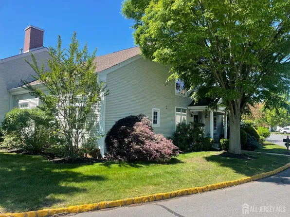 21 Rutland Ln #C, Monroe Township, NJ 08831