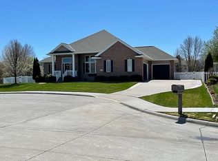 507 E 52nd Street Pl, Kearney, NE 68847