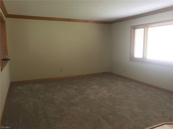 3rd image of 8768 Parkdale Dr