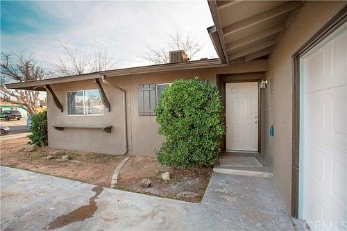 3rd image of 15718 La Paz Dr