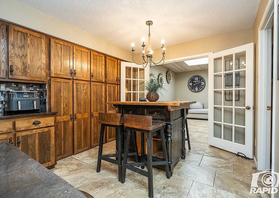1st image of 2619 Queens Ct