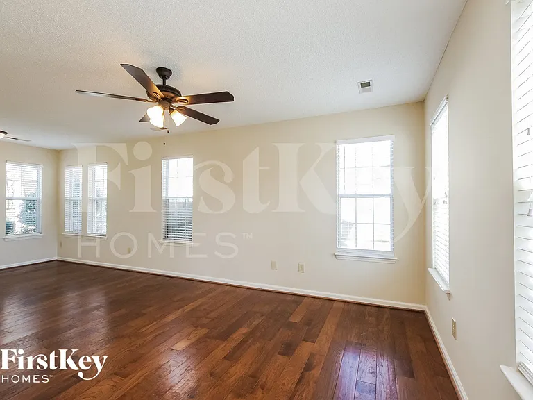 12105 Landen Dr — Photo 2