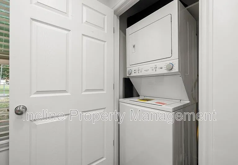 706 N 900 E — Photo 11