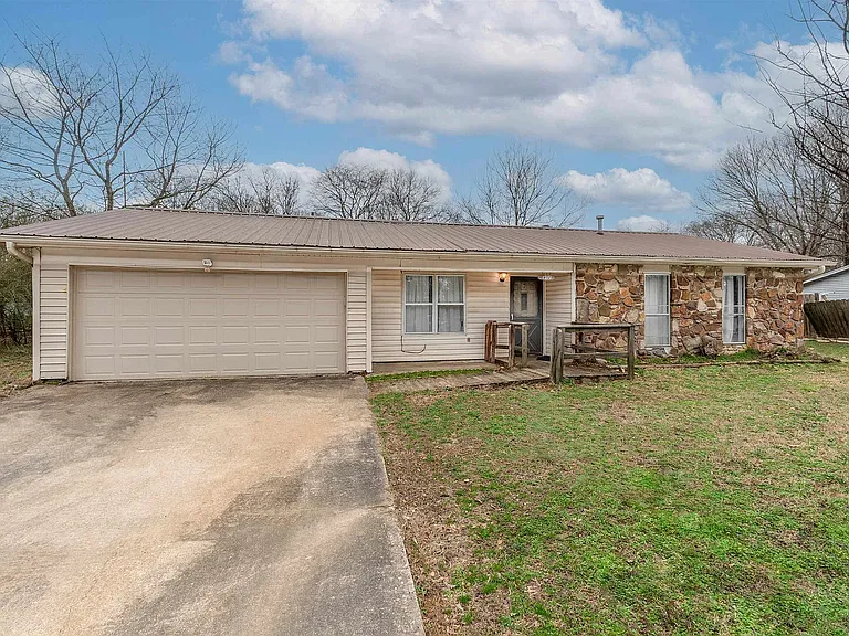 1219 N Parker St — Photo 32