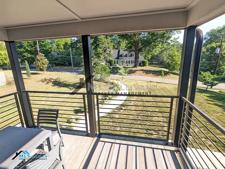 144 E Tryon St #3 — Photo 4