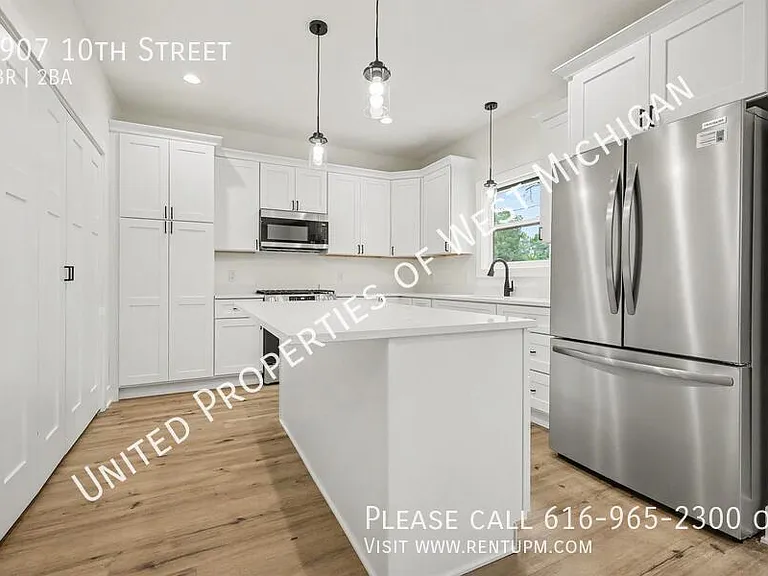 2907 10th St — Photo 1