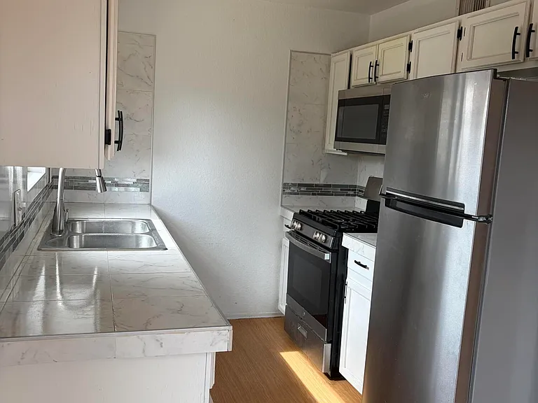 10901 Joe Dimaggio Cir — Photo 7