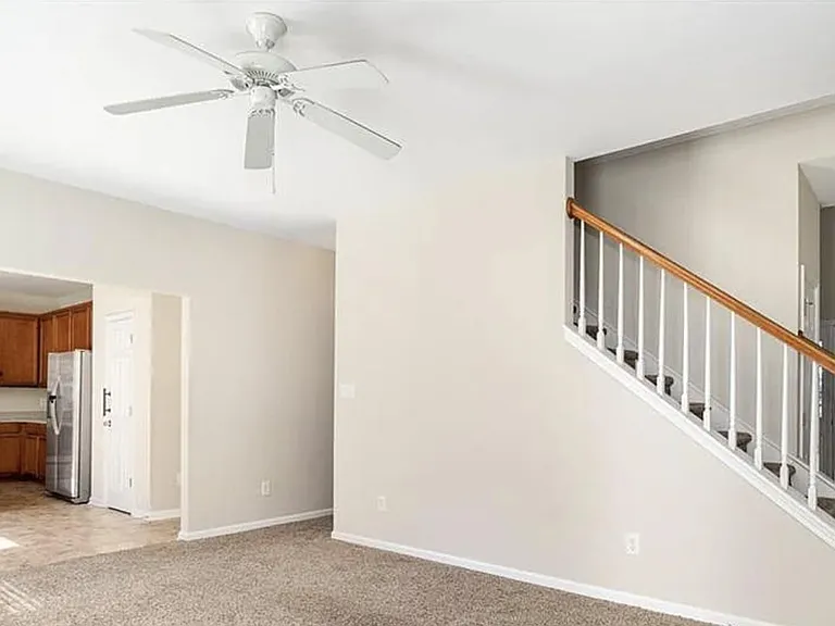1212 Oakdale Commons Ct — Photo 3