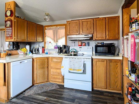 4th image of 64100 N Highway 97 Unit 35