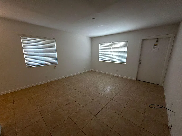 515 S Sequoia Dr #212 — Photo 5