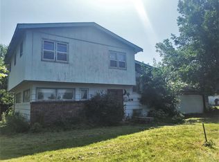 812 S 12th St, Marshalltown, IA 50158