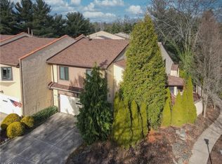1863 Brookwood Dr, Akron, OH