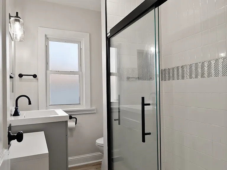 105 Main St #1 — Photo 15