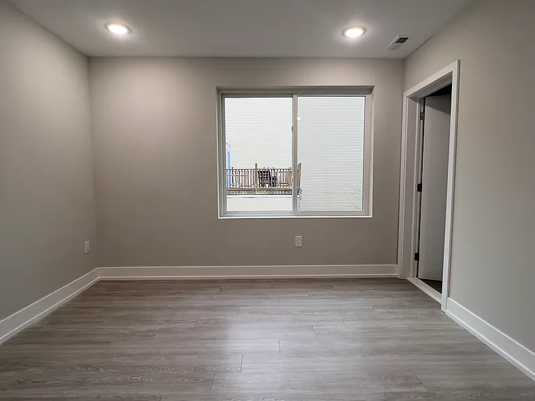 649-1 N 35th St #201 — Photo 10