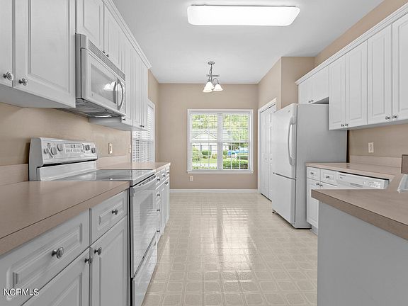 5th image of 3905 Pepperberry Lane
