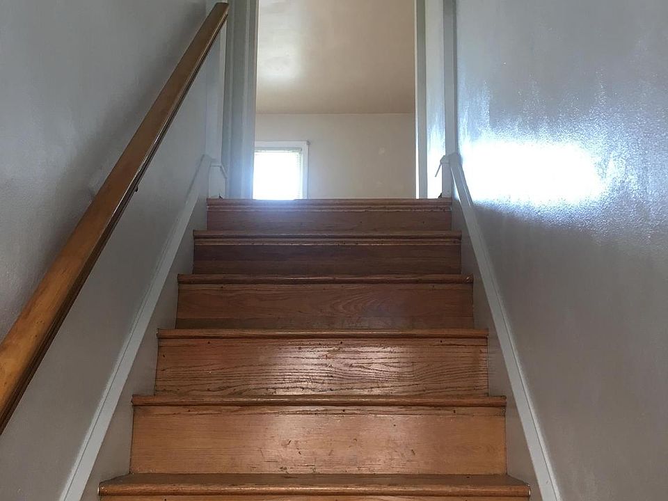 1st image of 15 Elizabeth Ave