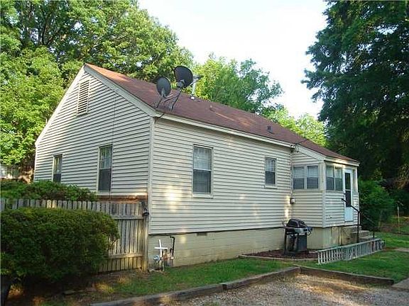 2nd image of 414 Vine St
