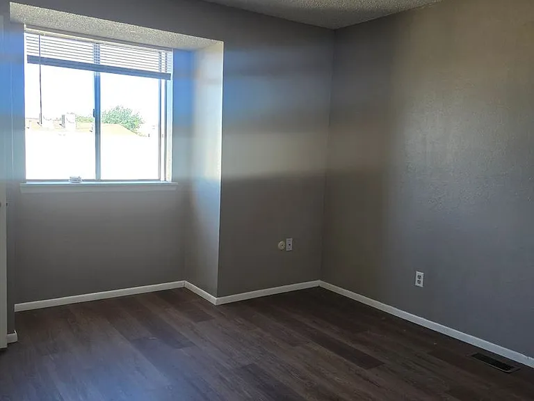2804 La Habra St — Photo 10