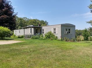 8802 Peck Lake Rd, Saranac, MI 48881