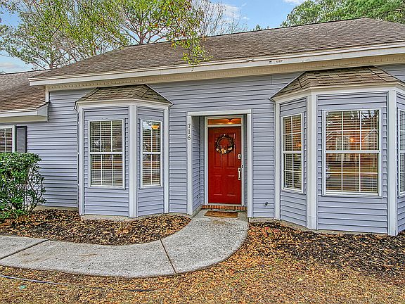 3rd image of 716 Alwyn Blvd