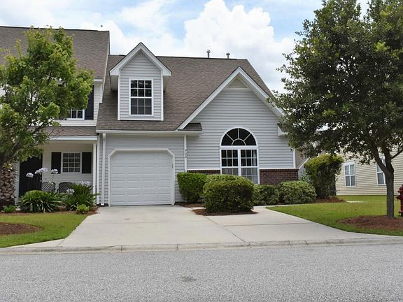 2nd image of 900 Buckthorn Cir
