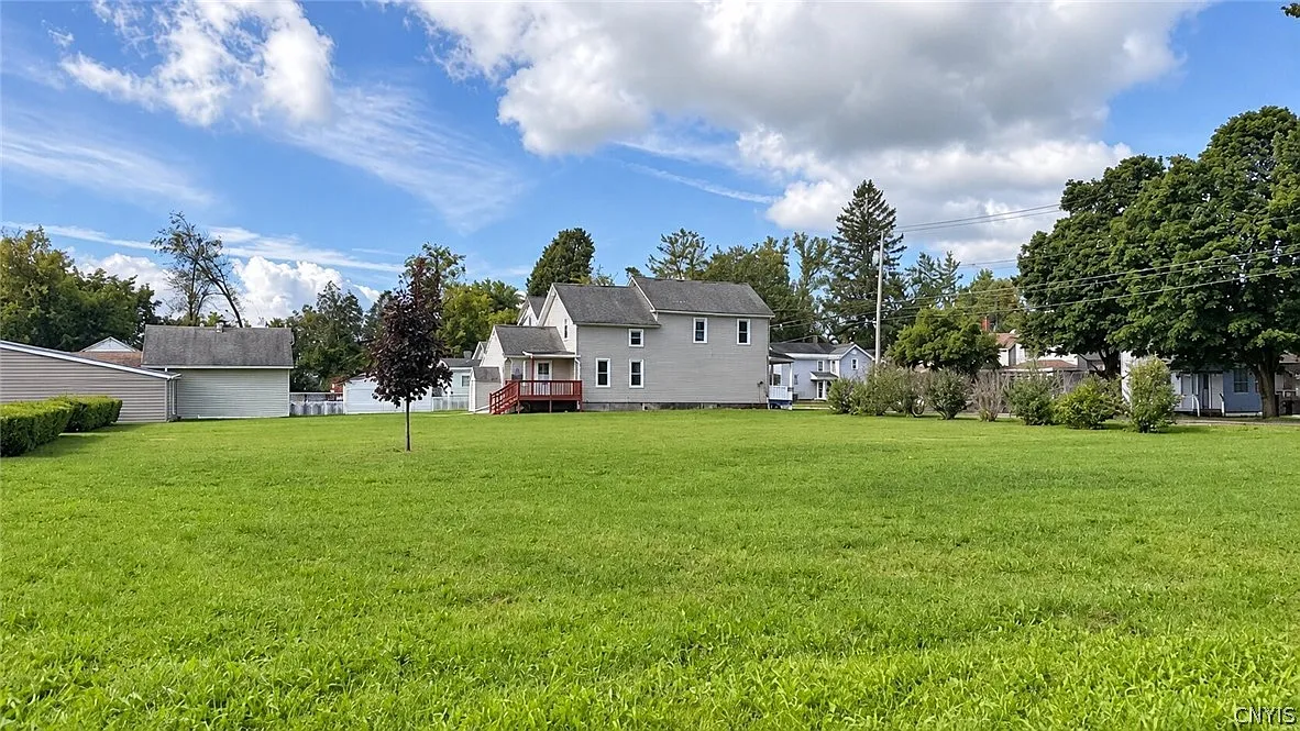 3 bed, 1.0 bath, 780 sqft, $1,400 — Photo 4