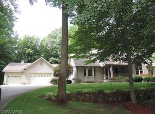 2077 Hyde Park Rd, Muskegon, MI 49445