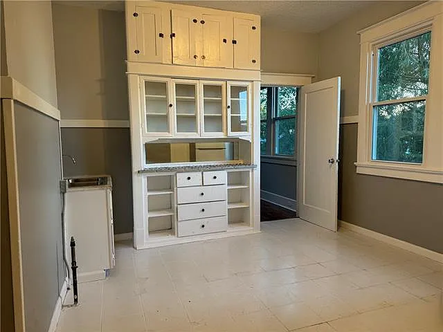 3 bed, 1.0 bath, 1250 sqft, $1,250 — Photo 3