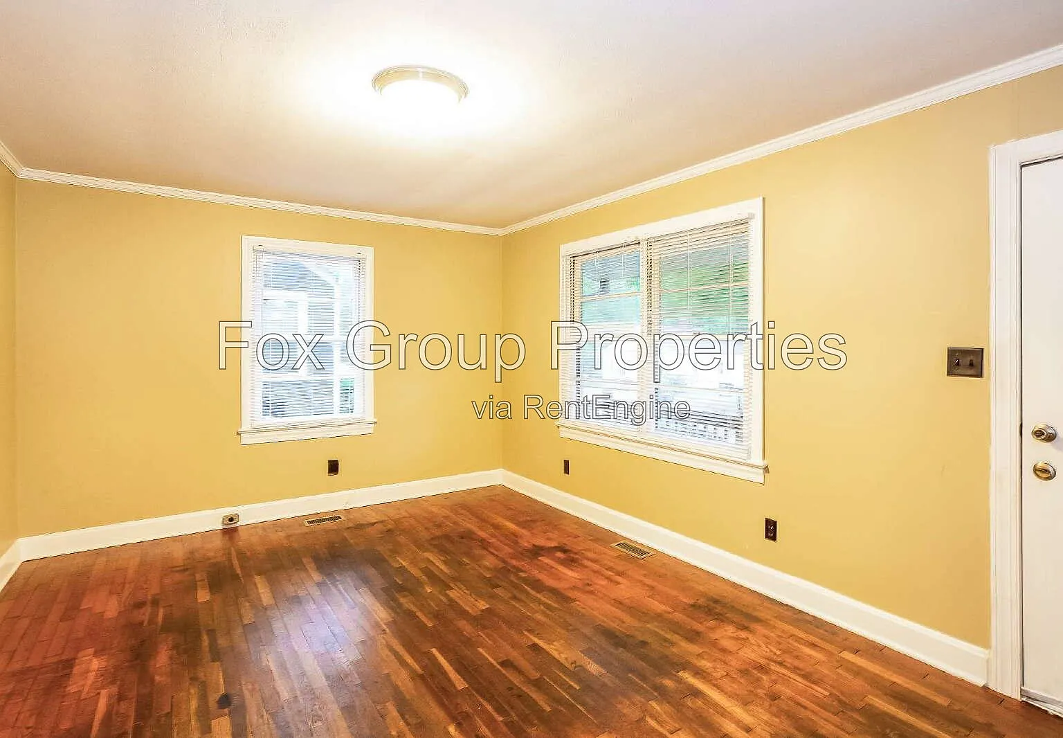 3 bed, 1.0 bath, 864 sqft, $1,455 — Photo 4