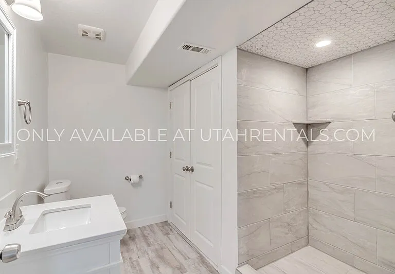 4249 E Hill View Dr — Photo 16