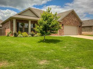 704 SW Arch St, Bentonville, AR 72712