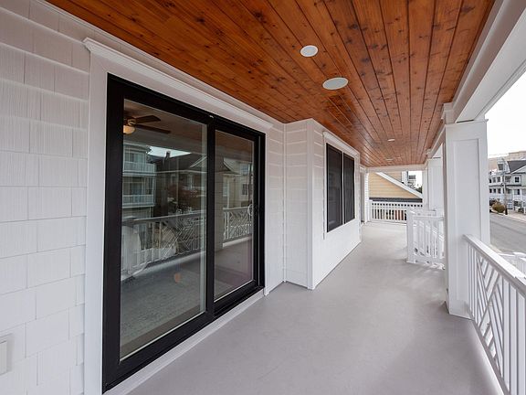 4th image of 825 Delancey Pl Floor 1-1ST