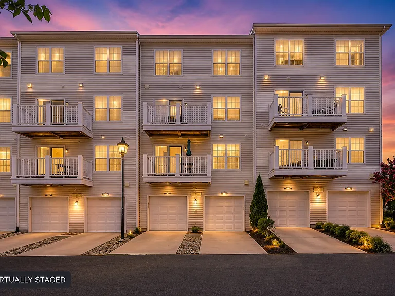 3009 Chesapeake Dr #3009 — Photo 2