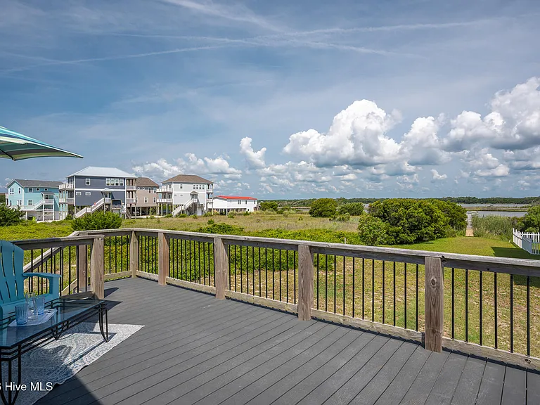 2999 Island Dr — Photo 12