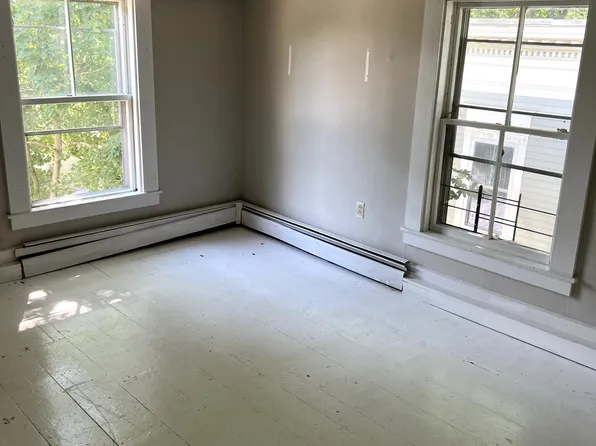 18 Cushing St, Dover, NH