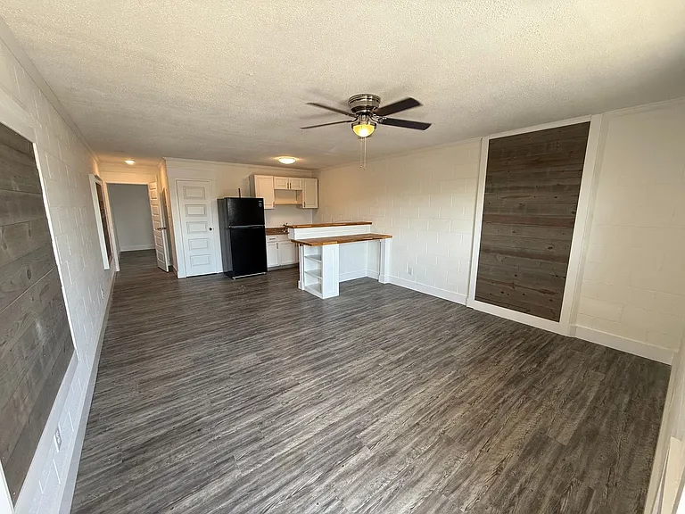 626 Power St — Photo 17