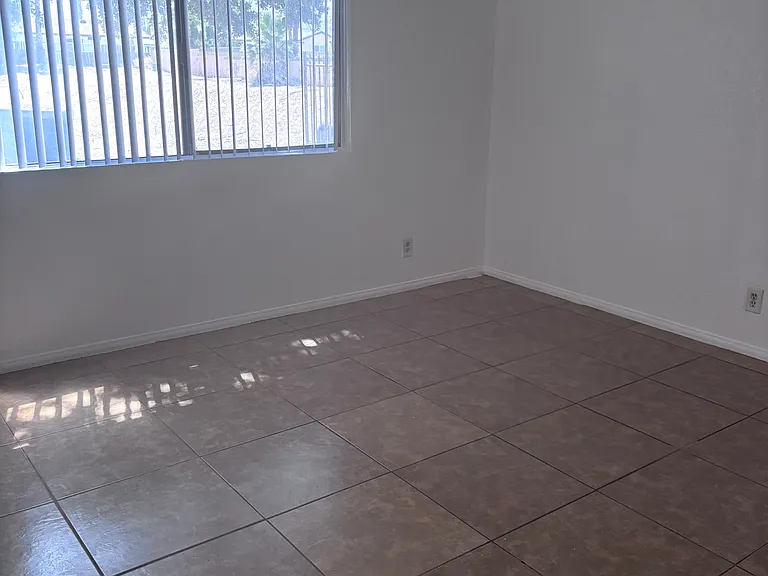 635 Montecito Ave #B — Photo 14