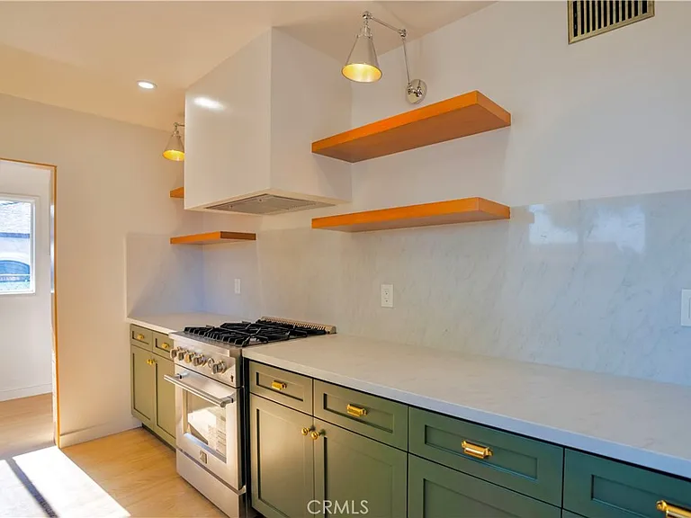12735 Fairford Ave #12735 — Photo 1