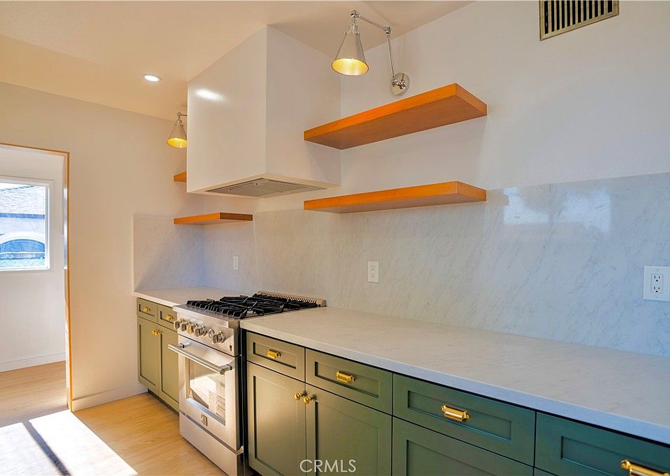 1st image of 12735 Fairford Ave #12735