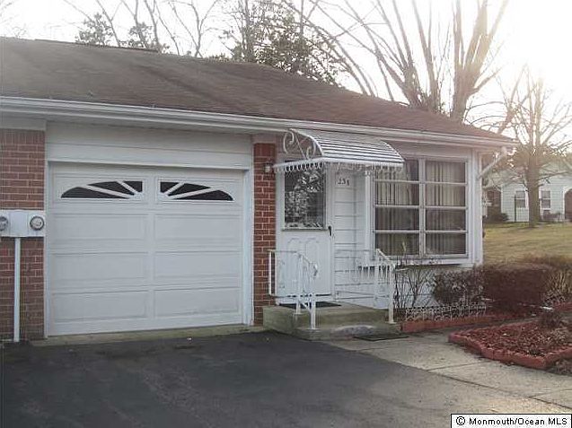 1st image of 23 Lexington Drive #B