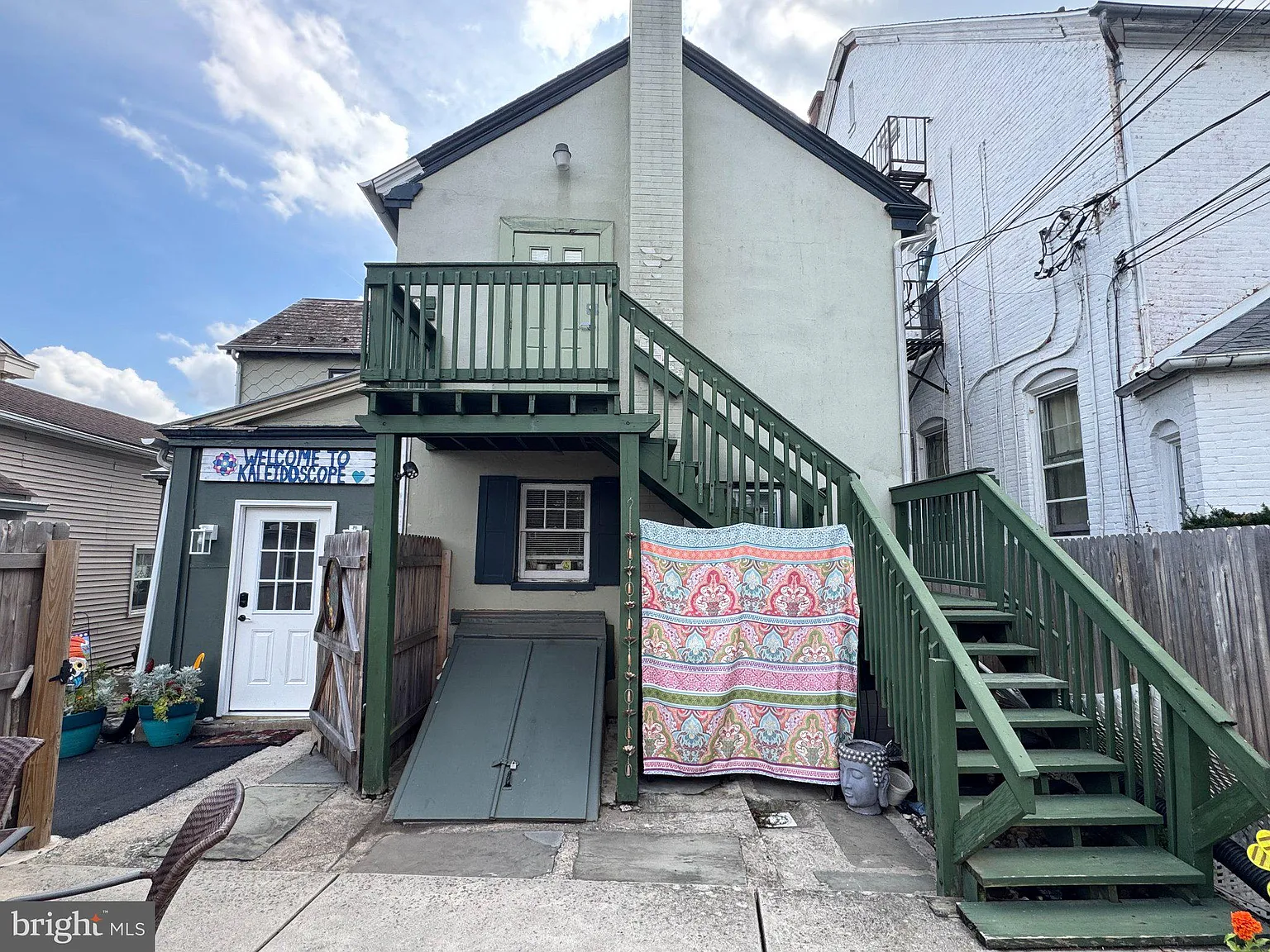 3 bed, 1.0 bath, 1800 sqft, $1,800 — Photo 4