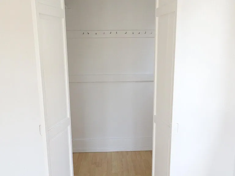 2048 E 3rd St #2048 — Photo 18