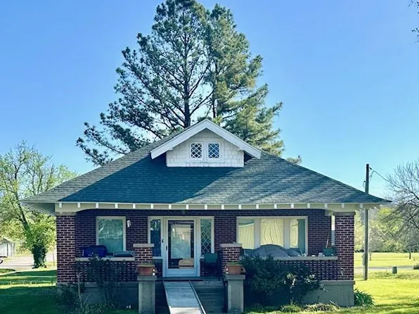102 Railroad St, Marble Hill, MO 63764