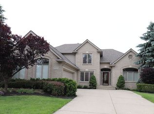 16168 White Water Dr, Macomb, MI 48042