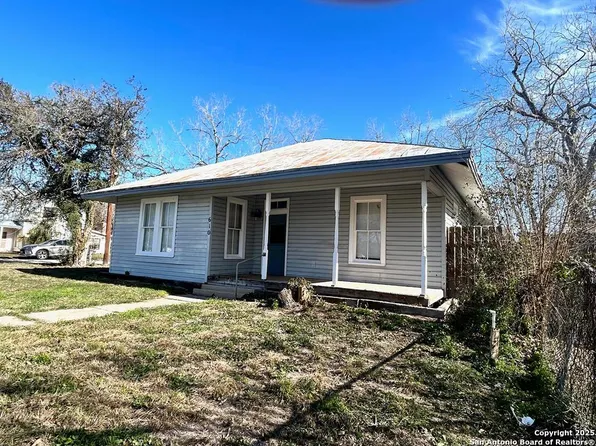 610 N Adams, Beeville 78102