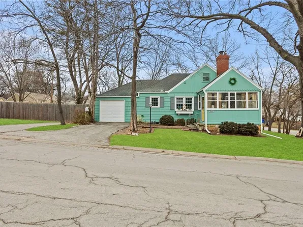 6400 W 58th St, Mission, KS 66202