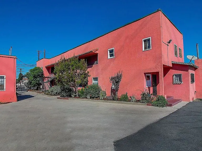 3620 Santa Fe Ave #15 — Photo 4