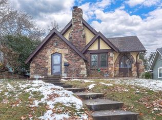 308 E Winthrope Rd, Kansas City, MO 64113